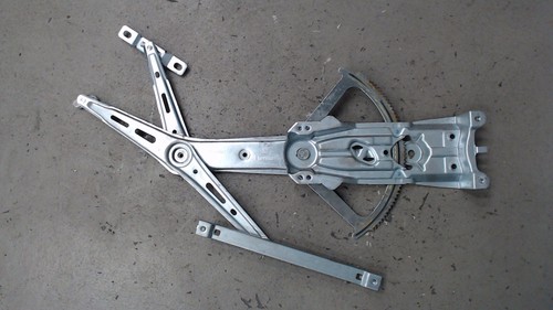Fensterheber links - vorn),